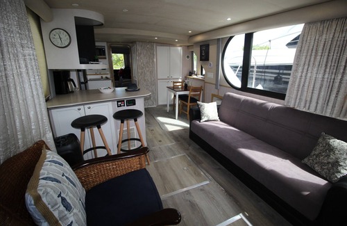 Cabes Point Boat Rental | Oceanfront Sapphire Beach Houseboat with Pool & Ocean View