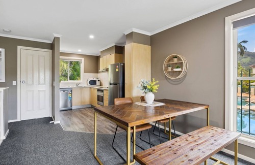 Korora Apartment | Relaxing Sapphire Poolside Sanctuary with Ocean Views
