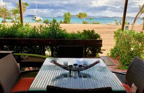 Red Hook Apartment | Oceanfront Sapphire del Mar B-106: Guest Rated 10/10