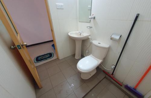 Thalaramba House | Discover Sapphire Guest Mirissa: Family & Pet Friendly Stay