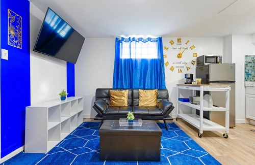 Old Brooklyn House | Cozy Sapphire Basement Haven with Spa & Breakfast Included
