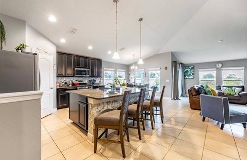 Plymouth House | Explore Sapphire Island: King Bed Near Rock Springs