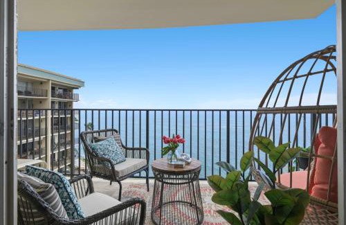 Kahana Apartment | Exquisite Sapphire Oasis: Ocean Views & Family-Friendly Fun