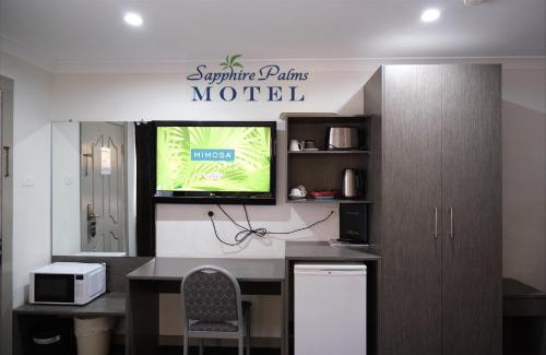 The Entrance Hotel | Discover Sapphire Palms Motel: Poolside Comfort Awaits