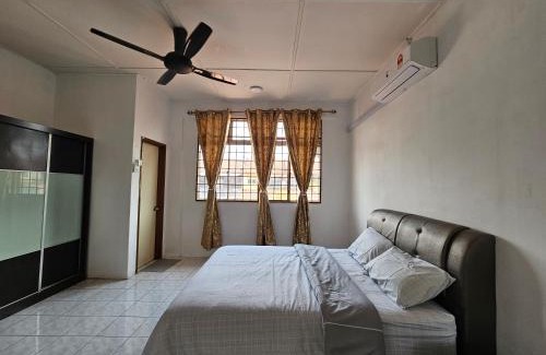 Bandar Saujana Putra House | Convenient Sapphire Residence: Rated 8.5 with Great Amenities