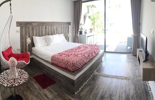 Bophut Hotel | "Sapphire" sea view room with magnificent sunrise, beach + pool