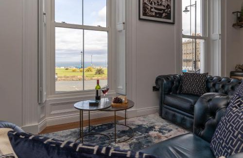 West Cliff Apartment | Ocean-View Sapphire Seas Whitby: Guest Rated 10/10 Stay