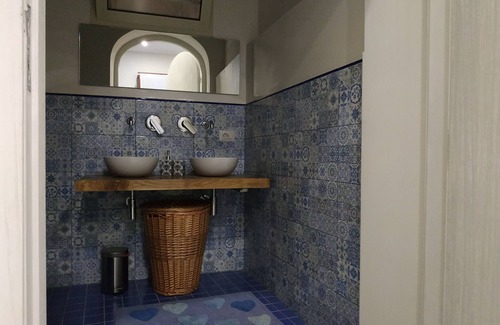Mergellina Bed & Breakfast | Cozy "Sapphire" Studio with Kitchen Amenities