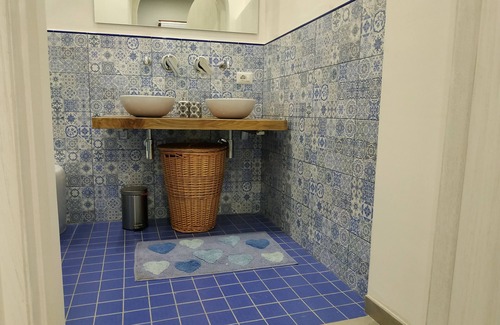Mergellina Bed & Breakfast | Cozy "Sapphire" Studio with Kitchen Amenities