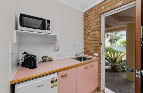 Merimbula Hotel | Relax at Sapphire Waters Motor Inn: Pool, Spa & Family Friendly