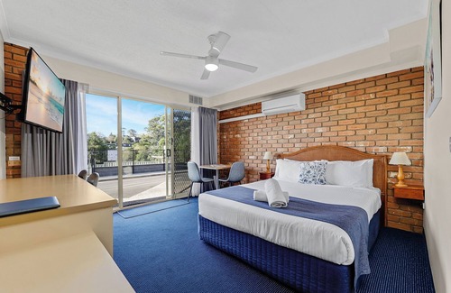 Merimbula Hotel | Relax at Sapphire Waters Motor Inn: Pool, Spa & Family Friendly