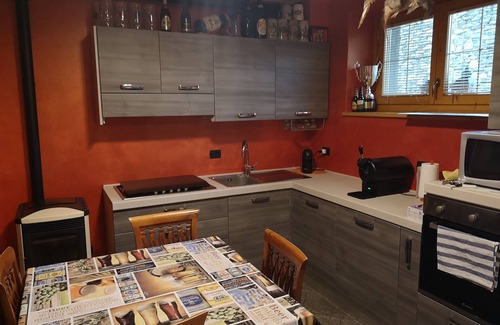 Sondrio House | Relax and Unwind at Sara's Pet-Friendly Retreat