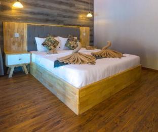 Koh Rong Sanloem Resort | Experience Sara Resort: 4-Star Oceanfront Getaway