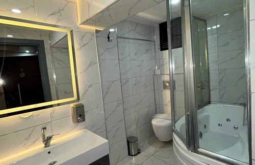 Bakırkoy Hotel | SARA SUİT