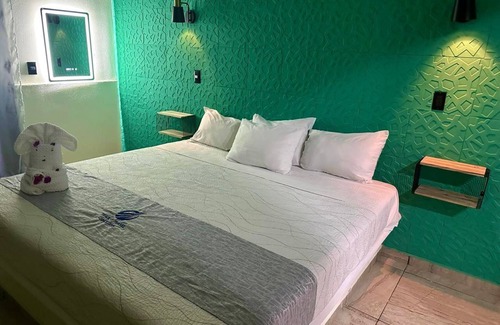 Ixtapa Hotel | Relaxing Sara Suites Ixtapa: Pool & Spa Retreat Awaits