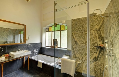 Mohangarh Hotel | Discover Saraca Hotel Lucknow: 4-Star Comfort Awaits