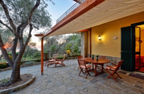 Santa Maria di Castellabate Villa | Villa Elaia: Family-Friendly Holiday Apartment in Cilento