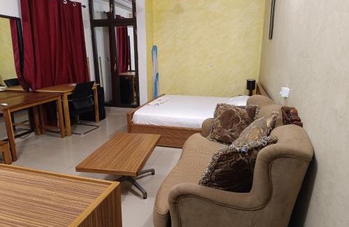 Ouagadougou Hotel | Relax at Sarada Hôtel: Oceanfront Oasis with Pool Access