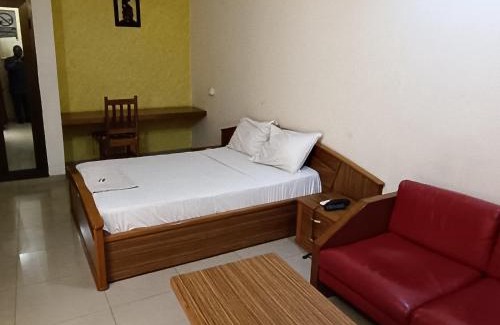 Ouagadougou Hotel | Relax at Sarada Hôtel: Oceanfront Oasis with Pool Access