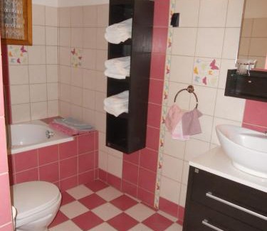 Agios Lavrentios House | Discover Sarafis Guesthouse: Top-Rated, Pet-Friendly Retreat