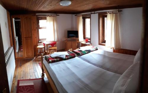 Koprivshtitsa House | Budget-Friendly Sarafova Guest House with Breakfast & Kitchen