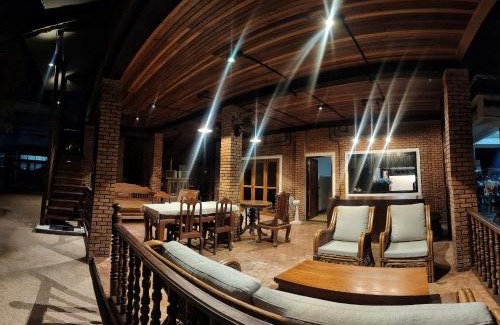 Thapae House | Cozy Sarah Guest House: Family-Friendly Getaway Awaits