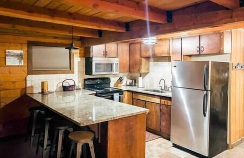 Tamarack Resort House | Sarah's Cabin: Family-Friendly Retreat Near Tamarack