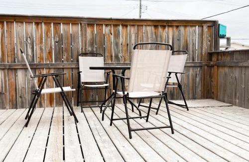 Churchill House | Top-Rated Sarah's Dreamhouse B&B with Hot Tub & Kitchen