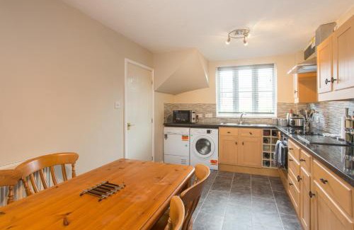 Rocester House | Sarah's House BBQ Parking 10mins To Alton Towers