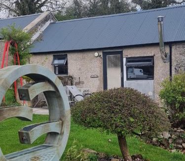 County Meath Apartment | Relax at Sarah's Cottage with Spa and Hot Tub Amenities