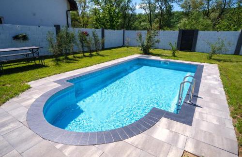 Ljesevo Villa | Relax at Sarajevo Villa Sunce with Pool & Ocean View