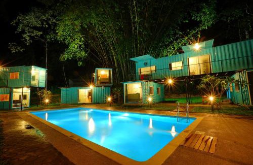 Hulu Selangor Cabin | Idyllic Stay at Sarang by the Brook with Oceanfront Views