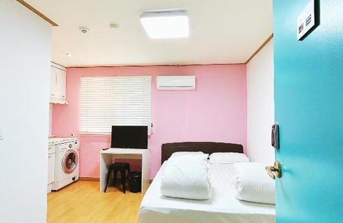 Gwanghui-dong House | Budget-Friendly Sarang Guesthouse in Dongdaemun