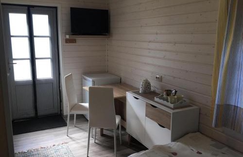 Suuresadama House | Eco-Friendly Retreat at Sarapuu Puhkemaja with Hot Tub