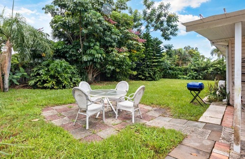 Sarasota Springs Apartment | Prime Sarasota Location with Ocean View and Breakfast