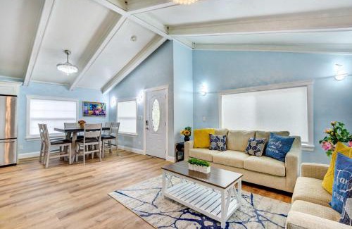Bayou Oaks House | Family-Friendly Sarasota Home with Screened Porch, Near Zoo