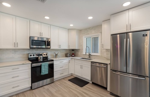 Sarasota House | Discover Sarasota's Oasis: Pool, Spa & Oceanfront Bliss