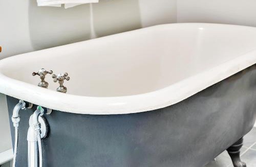 Rotterdam Junction House | Pet-Friendly Saratoga Guest House for Family Getaways