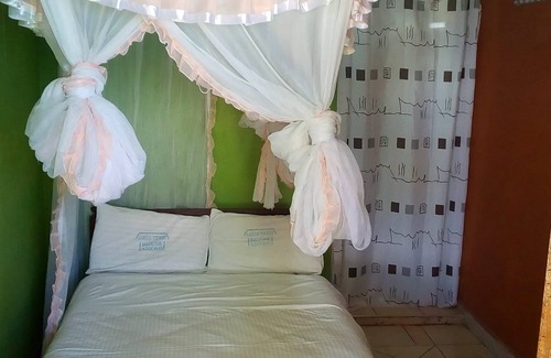 Ahero Hotel | Cozy Sareh Guest House: Family-Friendly with Breakfast