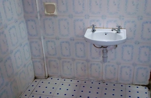 Ahero Hotel | Cozy Sareh Guest House: Family-Friendly with Breakfast