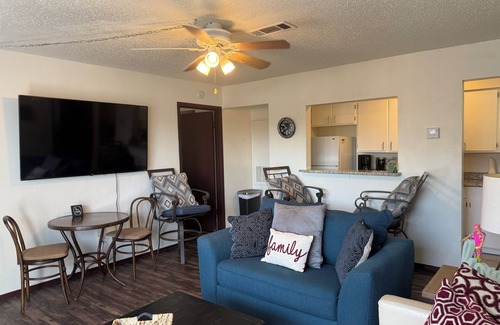 University Park Apartment | Sarge's Mojo Dojo Casa House