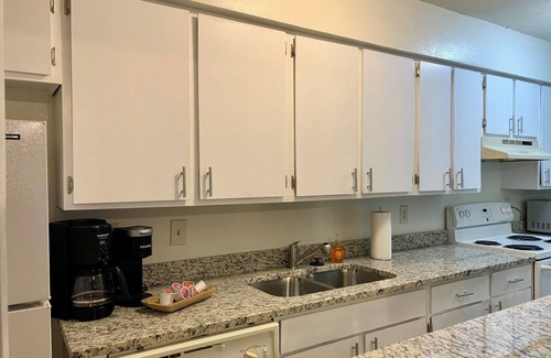 University Park Apartment | Sarge's Mojo Dojo Casa House