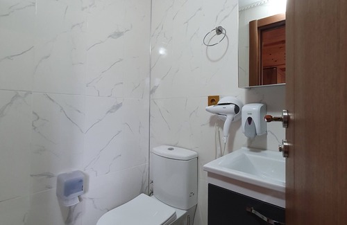 Cayeli Hotel | Welcoming Sari Kosk Hotel: Family-Friendly with Dining Options