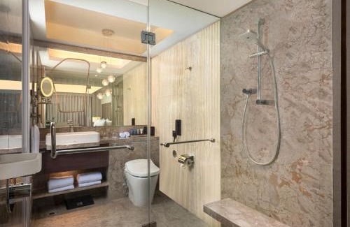 Kebon Sirih Hotel | Elegant Sari Pacific Jakarta: Pool, Spa & Family-Friendly
