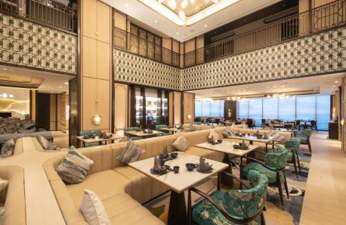 Kebon Sirih Hotel | Elegant Sari Pacific Jakarta: Pool, Spa & Family-Friendly