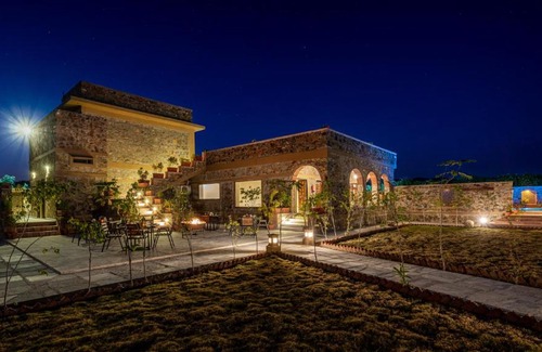Sariska Hotel | Inviting Stay at Sariska Courtyard with Pool and Breakfast
