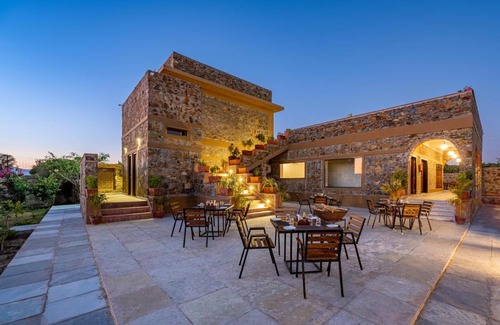 Sariska Hotel | Inviting Stay at Sariska Courtyard with Pool and Breakfast