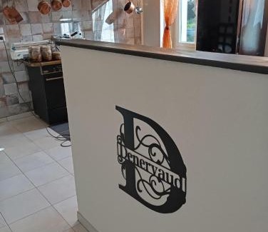 Fauguerolles Bed & Breakfast | Sarl Château Arago
