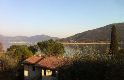 Sarnico House | Pet-Friendly Retreat at Terrazza sul lago di Iseo