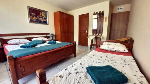 Vecses Bed & Breakfast | Pet-Friendly Stay at Sarokhaz Panzio with Breakfast Included